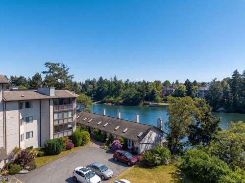 #3-67 Gorge Rd West, Saanich, BC 