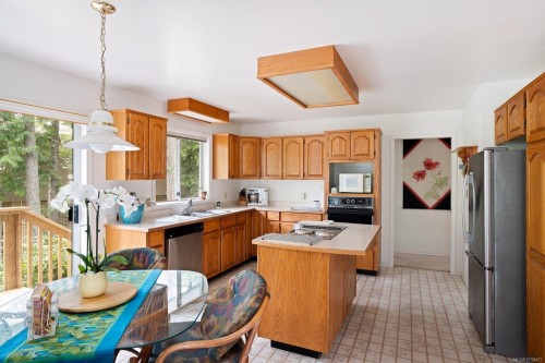 4617 Cliffwood Pl, Saanich, BC 