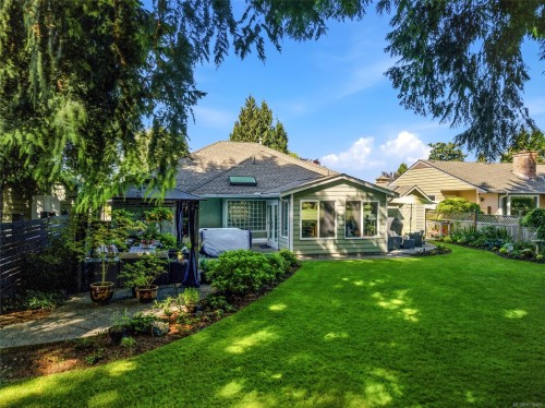 1000 Eaglecrest Dr, Qualicum Beach, BC 