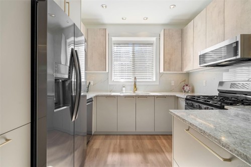 #105-1950 John Rd, North Saanich, BC 