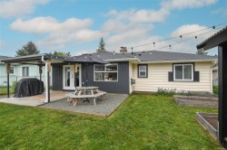 656 14th St Courtenay, BC V9N 1W6