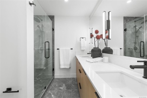 #316-2341 Bear Mountain Pkwy, Langford, BC - Indoor Photo Showing Bathroom
