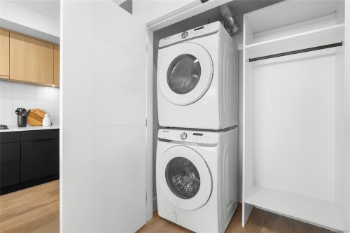 #316-2341 Bear Mountain Pkwy, Langford, BC - Indoor Photo Showing Laundry Room