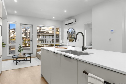 #413-2341 Bear Mountain Pkwy, Langford, BC - Indoor Photo Showing Kitchen