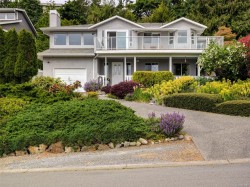 664 Orca Pl Colwood, BC V9C 3V1