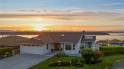 537 Ponderosa Pl Campbell River, BC V9W 6Z2