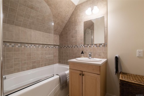1171 Fosters Pl, Courtenay, BC 