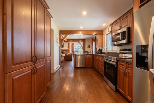 1171 Fosters Pl, Courtenay, BC 