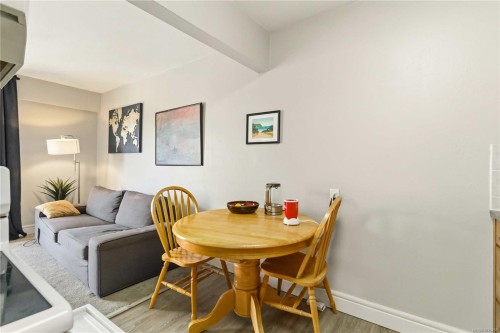 #302-904 Hillside Ave, Victoria, BC - Indoor Photo Showing Dining Room