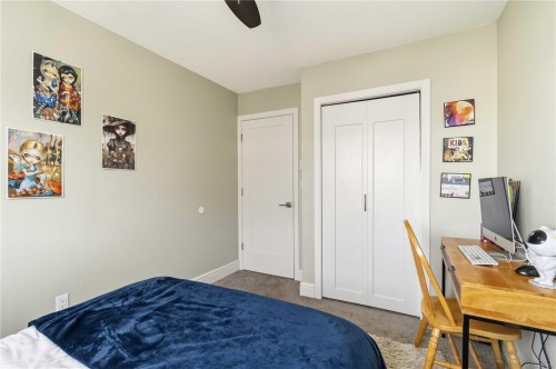 #302-904 Hillside Ave, Victoria, BC - Indoor Photo Showing Bedroom