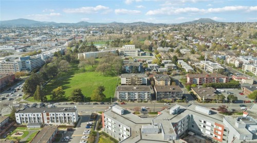 #302-904 Hillside Ave, Victoria, BC - Outdoor With View