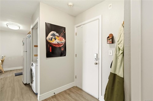 #302-904 Hillside Ave, Victoria, BC - Indoor Photo Showing Other Room
