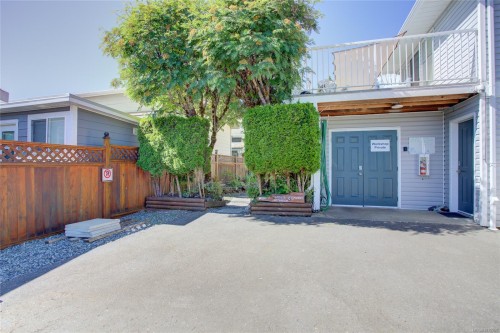#6-6855 Park Ave, Honeymoon Bay, BC 