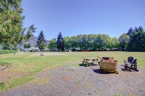 #6-6855 Park Ave, Honeymoon Bay, BC 