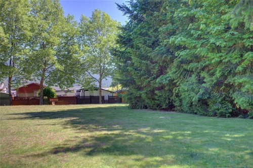 #6-6855 Park Ave, Honeymoon Bay, BC 