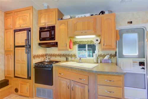 #6-6855 Park Ave, Honeymoon Bay, BC 