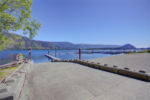 #6-6855 Park Ave, Honeymoon Bay, BC 