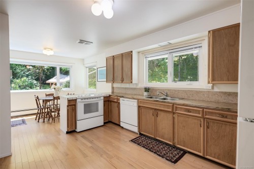 1495 Lands End Rd, North Saanich, BC 