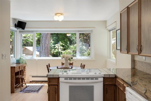 1495 Lands End Rd, North Saanich, BC 