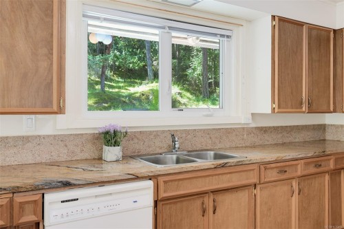 1495 Lands End Rd, North Saanich, BC 