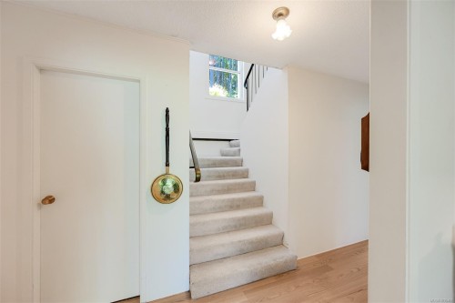 1495 Lands End Rd, North Saanich, BC 