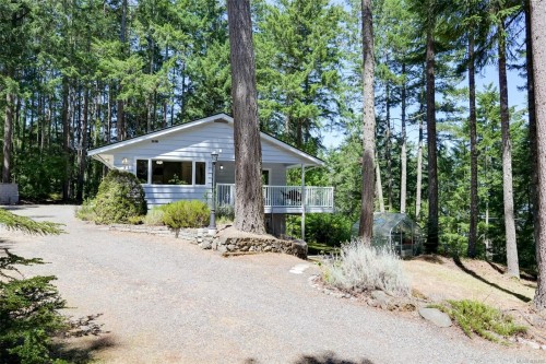 1495 Lands End Rd, North Saanich, BC 