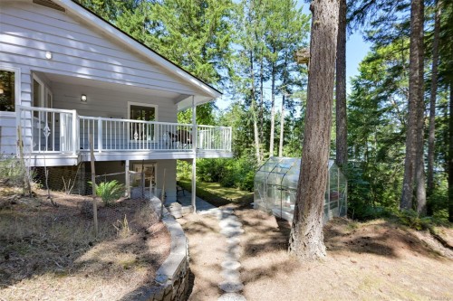 1495 Lands End Rd, North Saanich, BC 