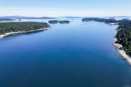 1495 Lands End Rd, North Saanich, BC 