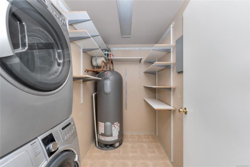 #1004-1020 View St, Victoria, BC - Indoor Photo Showing Laundry Room