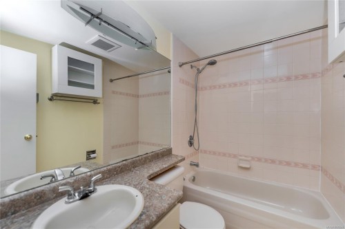 #1004-1020 View St, Victoria, BC - Indoor Photo Showing Bathroom