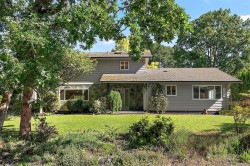 1094 Sluggett Rd Central Saanich, BC V8M 1J1