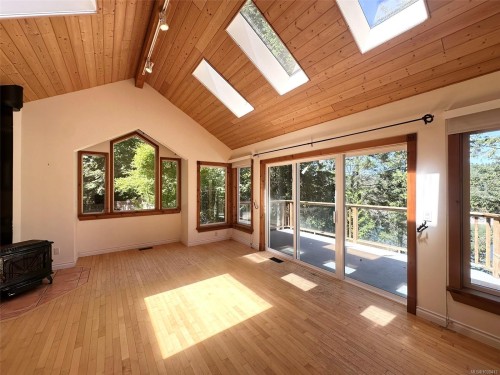 165 Ontario Pl, Salt Spring, BC 