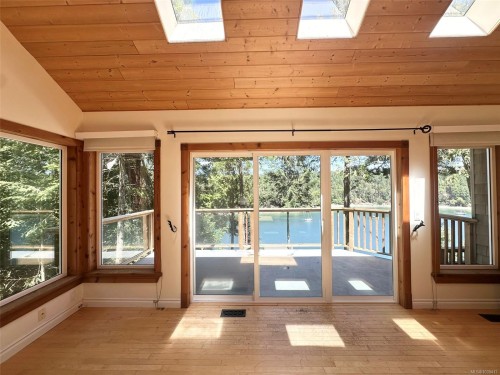 165 Ontario Pl, Salt Spring, BC 