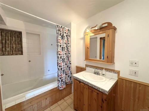 165 Ontario Pl, Salt Spring, BC 