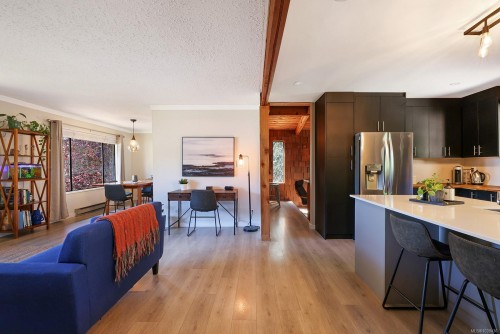 611 Crestview Dr, Comox, BC 