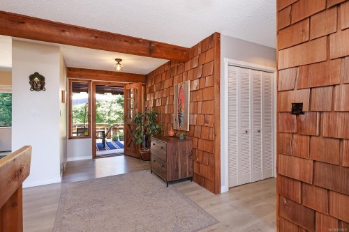 611 Crestview Dr, Comox, BC 