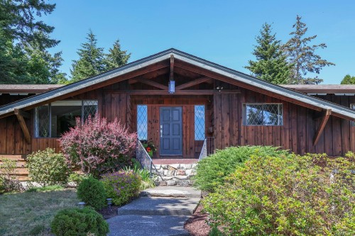 611 Crestview Dr, Comox, BC 