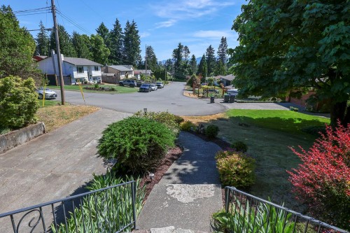 611 Crestview Dr, Comox, BC 