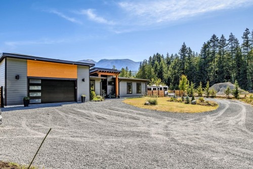 3770 Tralee Rd, Whiskey Creek, BC 