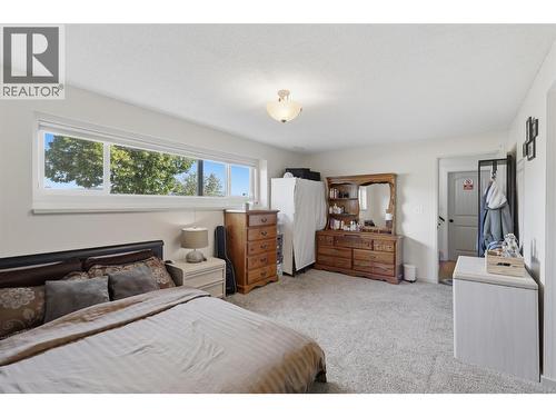 1675 Springhaven Place Place, Kamloops, BC - Indoor Photo Showing Bedroom