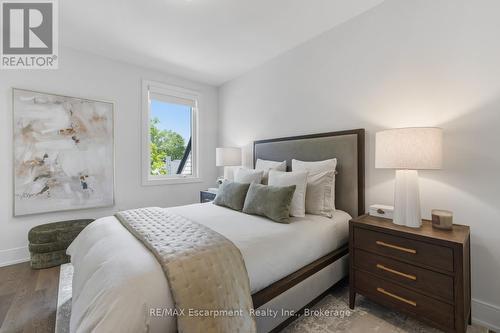 2280 Sovereign Street, Oakville (Br Bronte), ON 