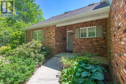 6254 Gore Street, Niagara Falls (Stamford), ON 