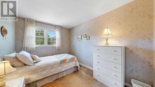 24 Devins Drive, Aurora, ON 