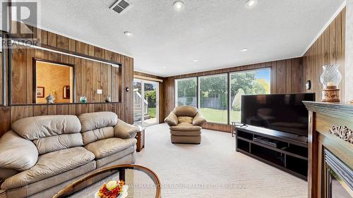 24 Devins Drive, Aurora, ON 