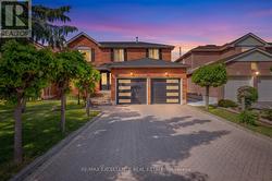 24 LILLY CRESCENT Brampton, ON L6Y 3K3
