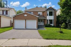 848 FAIRLAWN AVENUE  Ottawa, ON K2A 4C2