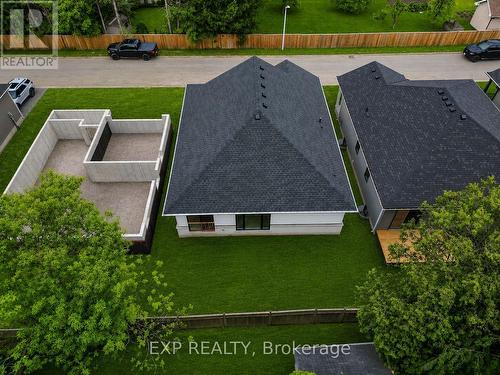 rendered grass. - 14 - 430 Head Street N, Strathroy-Caradoc (Ne), ON 