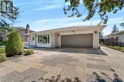 2765 BUSHLAND CRESCENT  Mississauga, ON L5J 1X8