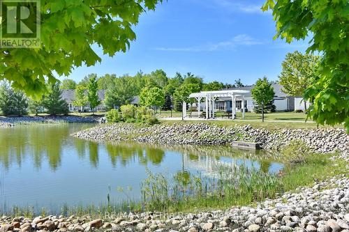 Backs onto the pond - 3 Garden Grove Crescent, Wasaga Beach, ON 