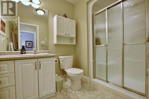 Primary Bedroom Bathroom - 3 Garden Grove Crescent, Wasaga Beach, ON 